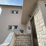Daire Branka Rab Town